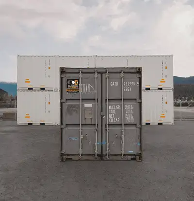 Our number: +1 438-795-1453 The standard 20-foot container or “dry van” is one of the most commonly-...