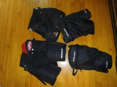Lot d'équipement de hockey Bauer, View more