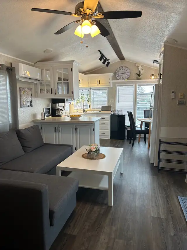 Cottage Resort in Houses for Sale in St. Catharines - Image 3