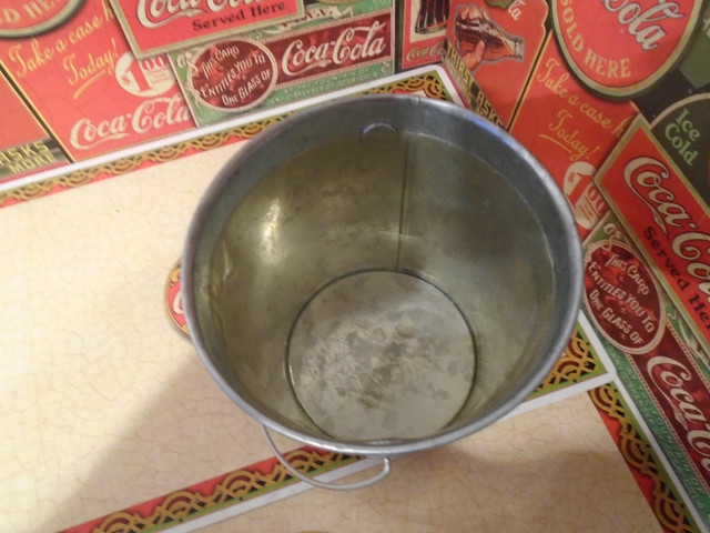 3 Sceau à glace décoratif Coca Cola Decorative Ice Bucket dans Art et objets de collection  à Lévis - Image 3