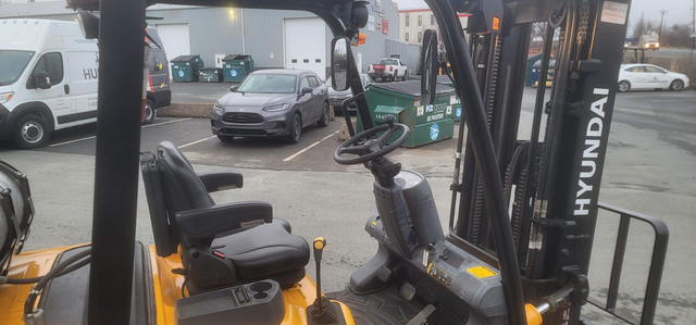 Used 2018 Hyundai 30L-7A - 6,000LB Capacity Propane Forklift in Other in Saint John - Image 5
