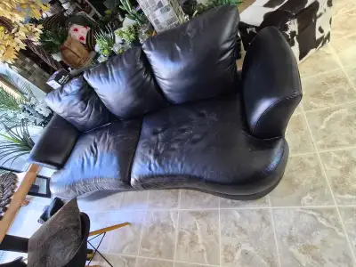 free couch, View more