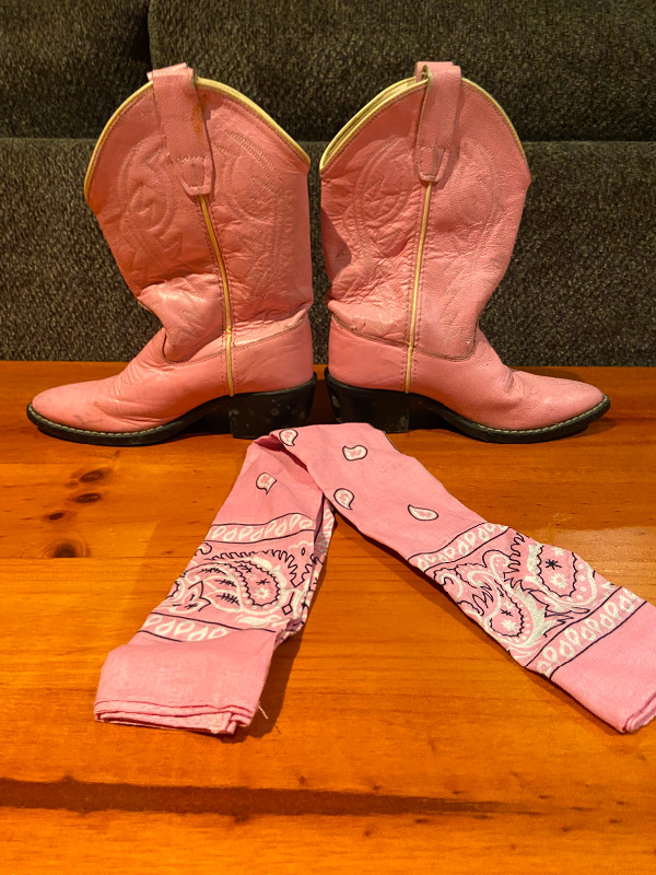 Girls Leather Pink Cowboy Boots in Kids & Youth in Belleville - Image 2