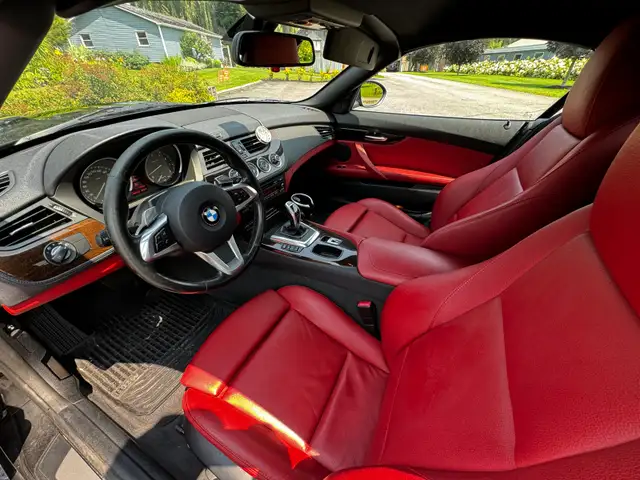 2011 BMW Z4 convertible in Cars & Trucks in Barrie - Image 4
