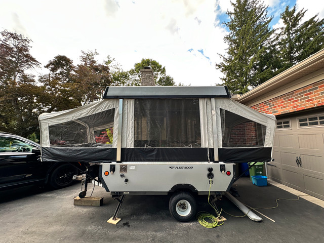 2007 Fleetwood Cobalt Tent Trailer in Travel Trailers & Campers in Kawartha Lakes