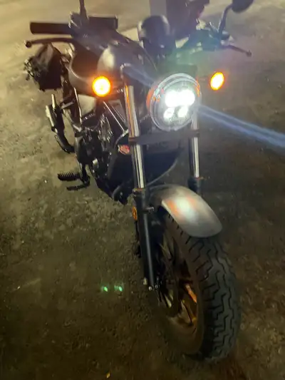 bike is like new. never dropped, no rust and serviced as per the honda manual. comes with a aftermar...