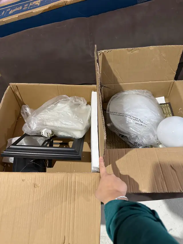 Light fixturess Qty 3 with light bulbs in Indoor Lighting & Fans in Oshawa / Durham Region - Image 7