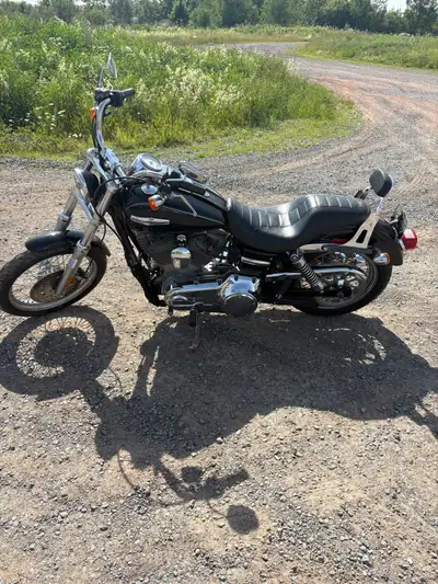 2009 superglue custom 6 speed Only 29,000 km. Bike worked excellent. Brand new inspection Brand new...