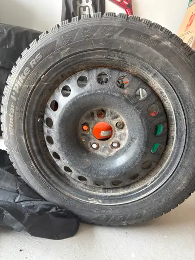 215/55R17/98T (Bags not included)