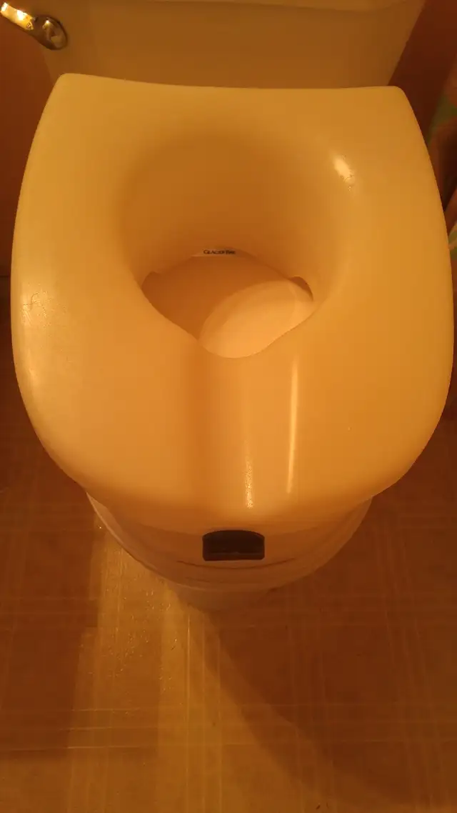 Raised toilet seat62863272480130128