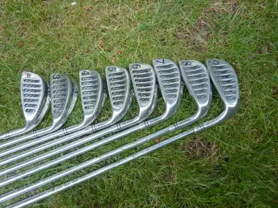 SIMMONS GREAT WHITE SHARK GOLF CLUBS GOOD CONDITION, View more