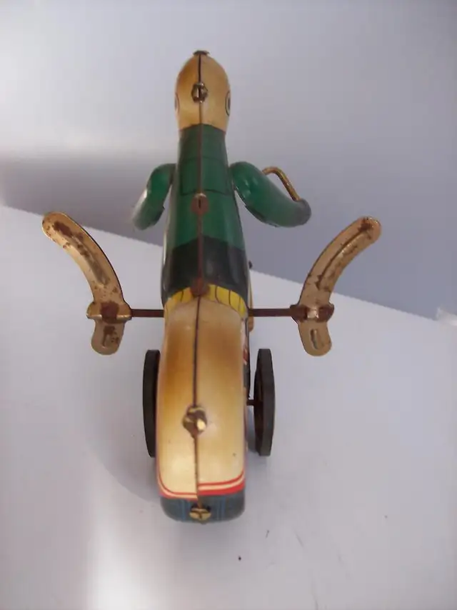 2 TIN MOTORCYCLES ~ WIND UP ~ KEY OPERATED INCLUDING 1 MARX TOYS in Other in Winnipeg - Image 4