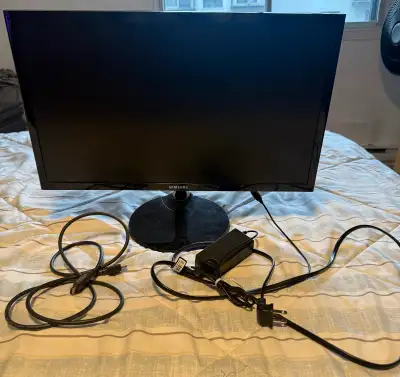 Un Moniteur Samsung 24 pouce pour ordinateur il est Fonction, View more