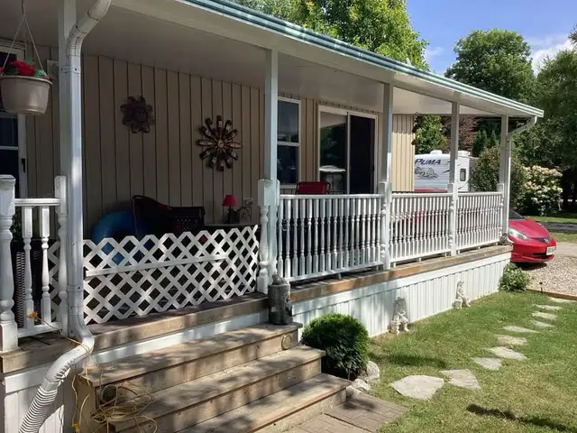 REDUCTION IN PRICE! Maitland Marina Goderich in Park Models in Grand Bend - Image 3