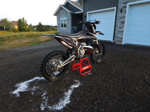 2021 KTM 250 SX, 6.4 Hours, Like New, Many Modifications! in Dirt Bikes & Motocross in Moncton - Image 2