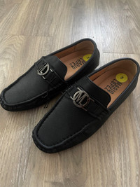 Boys loafers size 5 youth 