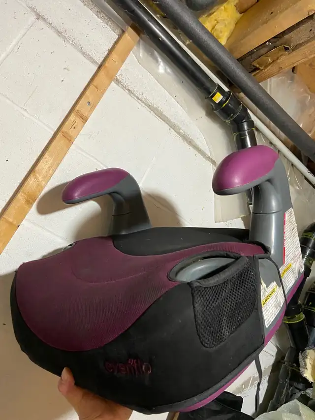 Child's Booster seat carseat car seat children in Strollers, Carriers & Car Seats in Oakville / Halton Region - Image 2