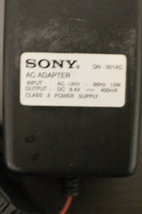 SONY AC ADAPTER CHARGER 120V OUT DC 8.4V