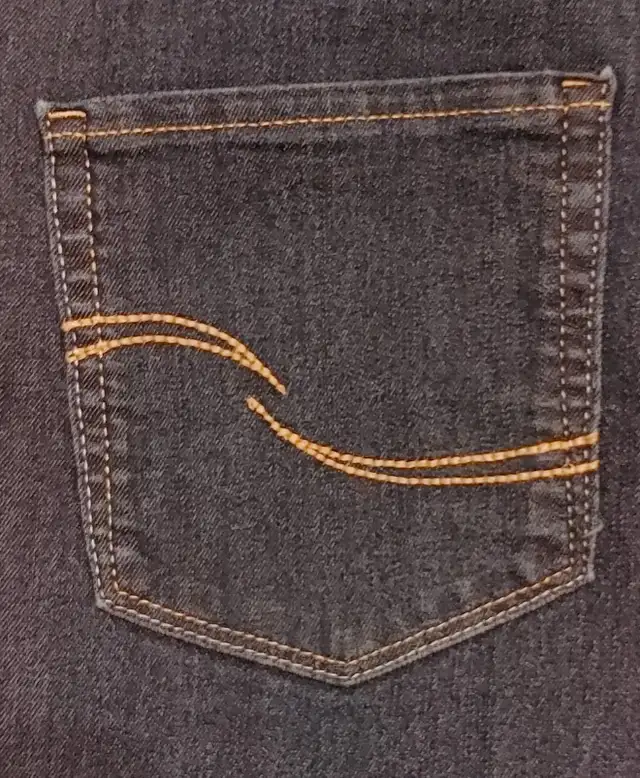 Levi's signature women's jeans in Women's - Bottoms in London - Image 5