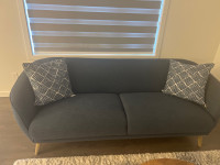Couch plus two seats 