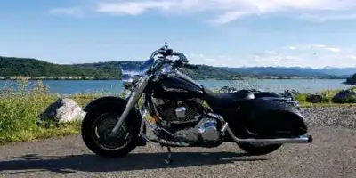 Selling my 2006 Harley Davidson Road King Custom with 60,000 km. Well maintained and always taken ca...