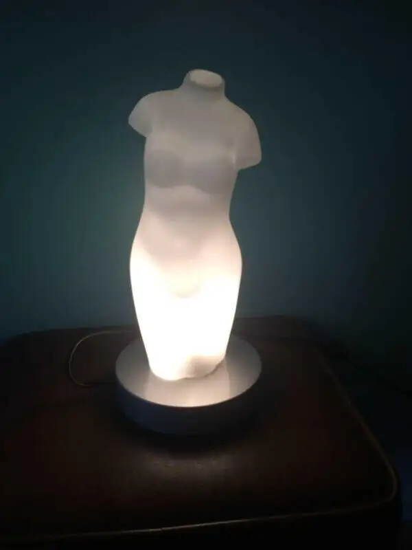 VINTAGE GRECIAN STATUE GLASS LAMP in Home Décor & Accents in City of Montréal - Image 3