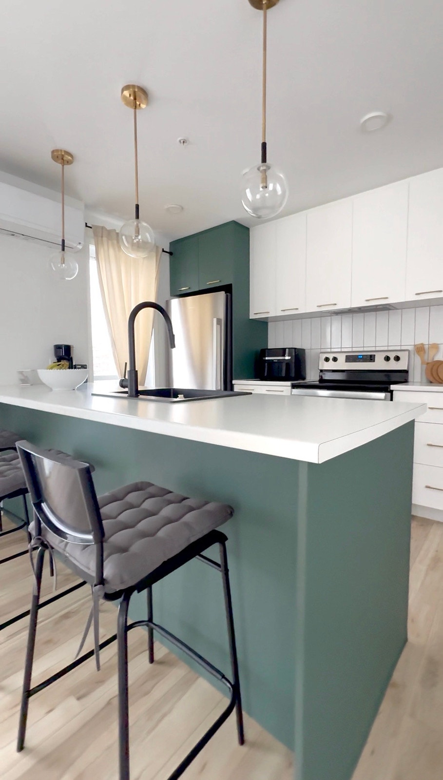 2463 Rue Évangéline — photo 2