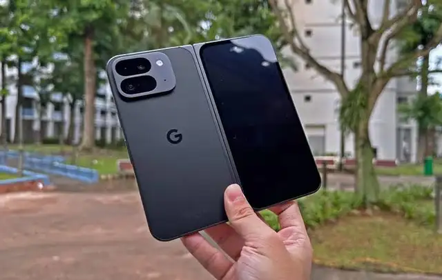 Google Pixel 9 Pro Fold XL in Cell Phones in Oshawa / Durham Region - Image 2