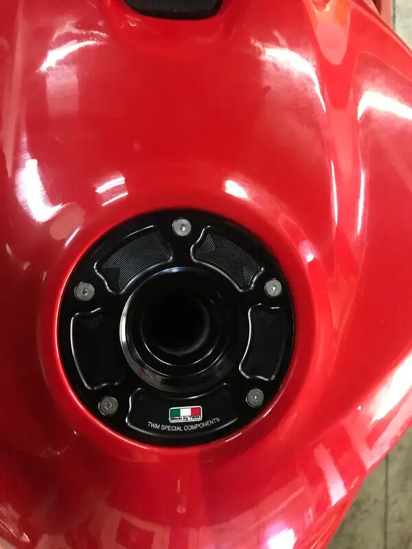 Ducati Panigale TWM Race Gas Cap Quick Release Fuel Lid SBK It. in Other in Barrie - Image 3