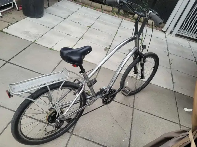 Vélo Avenir pliable et vélo hybride in Cruiser, Commuter & Hybrid in City of Montréal - Image 3