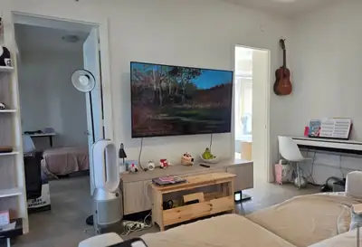 Fully furnished 2 bedroom/ 2 bathroom unit for rent near Queen/ Spadina, available now. Layout: 2 be...