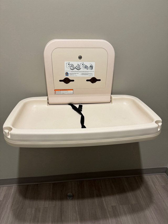Wall Mounted changing table in Bathing & Changing in Kitchener / Waterloo