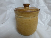 G 3, Cap Rouge Pot & couvercle céramique porcelaine artisan