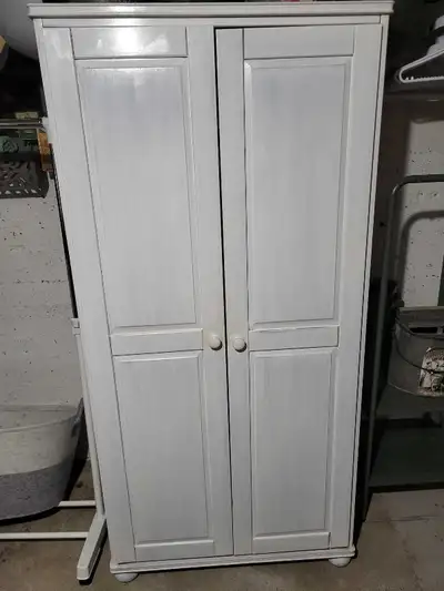 Grande amoire IKEA en pin blanc antique, View more