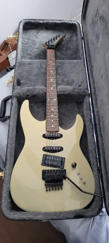 Up for sale is my Kramer I purchased at Steves music in Toronto in 86.Original owner,played but neve...
