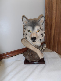 Wolf Head Figurine  (Reduced)