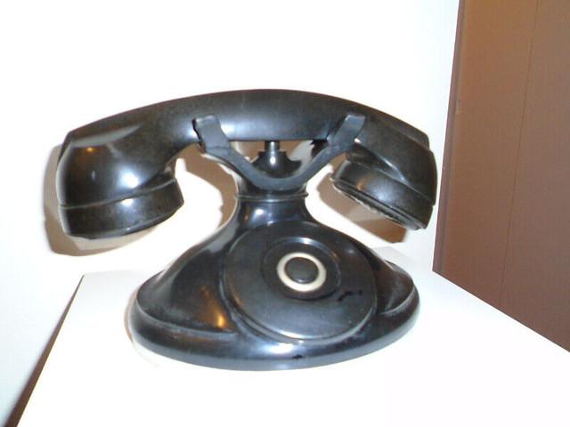 VINTAGE PHONE--Stromber and Carlson in Arts & Collectibles in City of Toronto