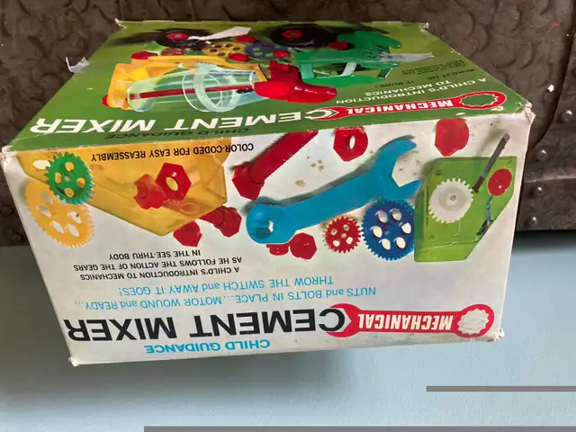 Rare 1960's Child Guidance Mechanical Cement Mixer Toy Truck in Toys & Games in Ottawa - Image 9