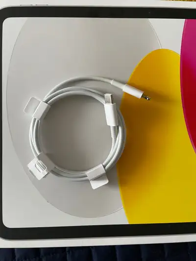 2 CÂBLES: USB-C  AND USB-C to lighting , View more