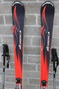 Skis 178 cm Nordica downhill skis with rossignol poles Eliminato