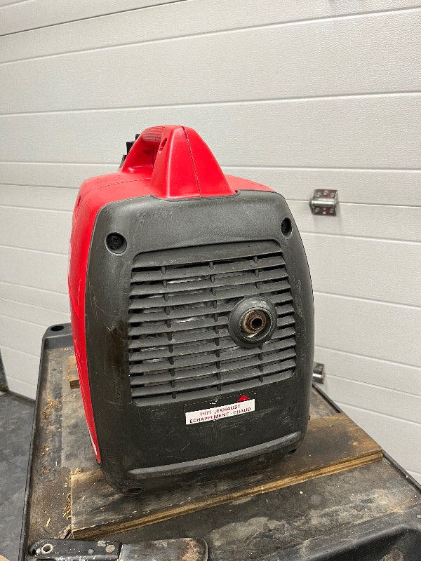 NEW STYLE HONDA EU2200i INVERTER GENERATOR REPLACES THE EU2000i Power