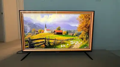 Selling a 55-inch 4K Smart TV in great condition. Crystal-clear picture, vibrant colors, and built-i...
