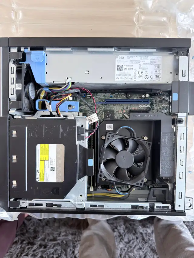 Dell Optiplex 7020 Small Form Desktop in Desktop Computers in City of Toronto - Image 5