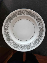 Wanted Dinner plates in this pattern