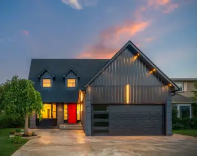 ***Beautiful Modern Detchatched Home For Lease***