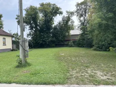 66’ x 99’ building lot available in Portage la Prairie Manitoba. 125 Fisher Avenue East.