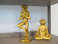 Pair weighted Meditating Gold Monkey Figurines Statue Room Decor