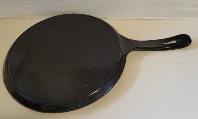 Nuwave Cast Iron 10.6” Griddle Pan Porcelain Enamel Coating in Kitchen & Dining Wares in Oshawa / Durham Region - Image 10