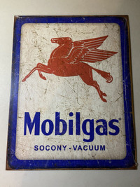 MobilGas Gasoline & Oil Metal Sign