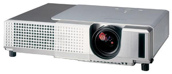 Hitachi CP-X340 3-LCD projector in General Electronics in Tricities/Pitt/Maple